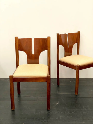 Charming 1960s Italian Walnut Fish-Tail Dining Chair by Mobil Girgi Furniture