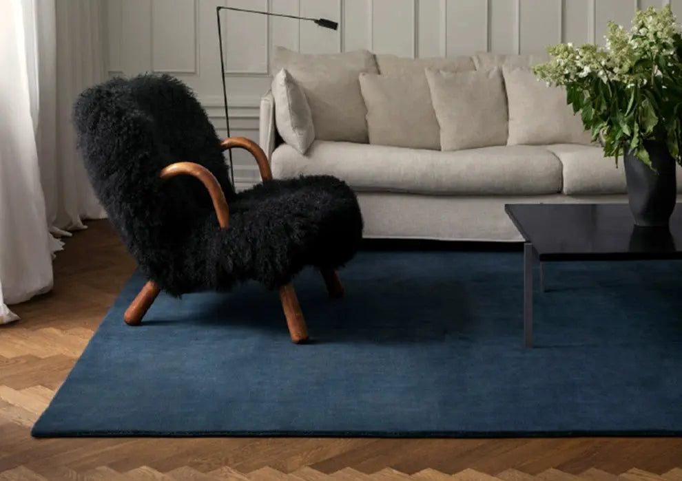 Elowen Hand-Woven Blue Minimalist Area Rug – Light Luxury Design