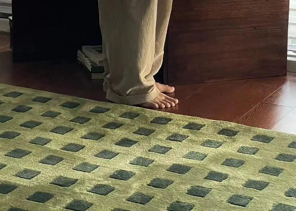 Ondine Handmade Plaid Design Carpet – Customizable Luxury Comfort