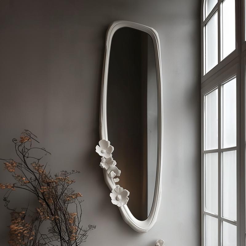 Nevaeh Retro Carved Wall Mirror