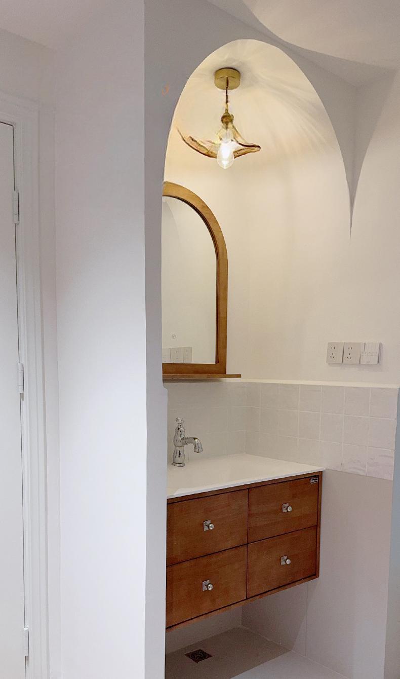 Jack Ancient-Style Oak Bathroom Cabinet with Arched Mirror