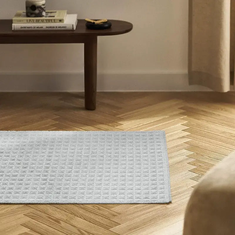 Léontine Non-Slip Absorbent Floor Mat – Machine Washable and Foldable