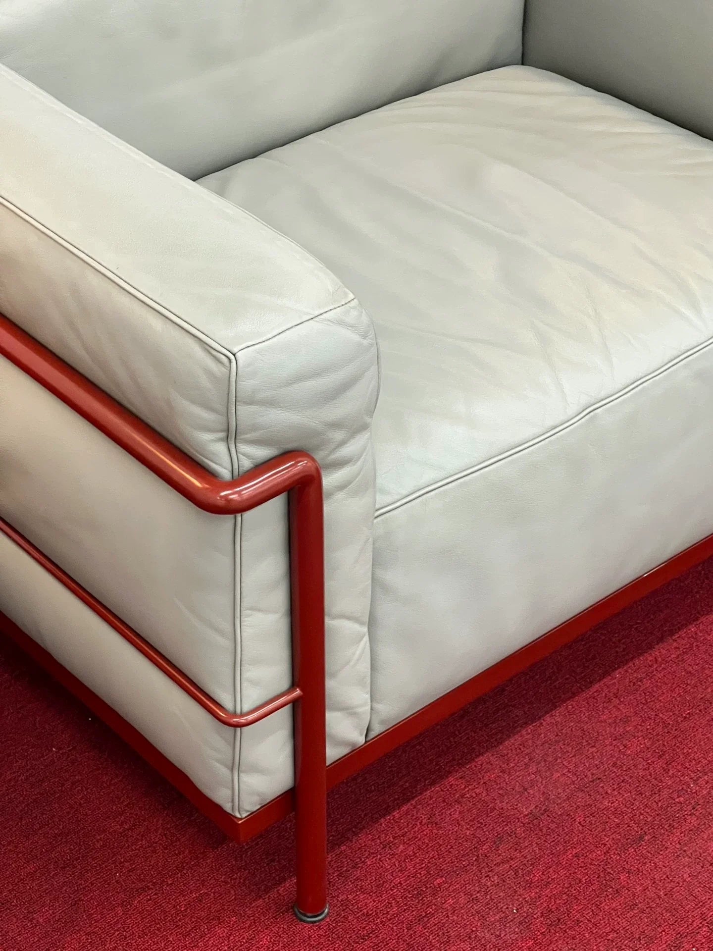 Vintage Italian Cassina LC3 Single Armchair Sofa, Gray Leather, Red Frame, Iconic Design