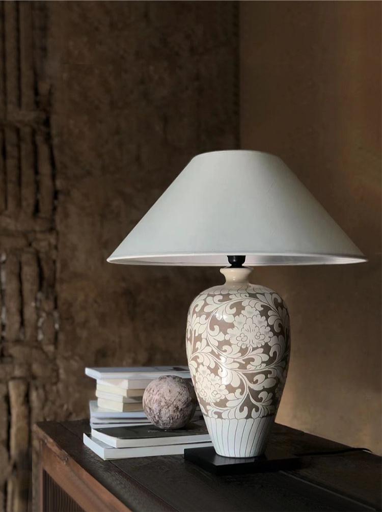 Saoirse Classical Ceramic Chinese Table Lamp