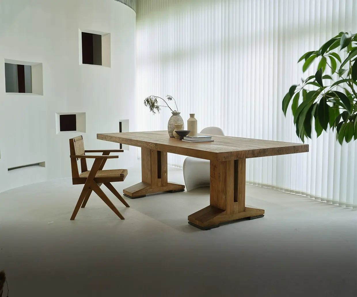 Tommaso Subsidy Teak Solid Wood Dining Table