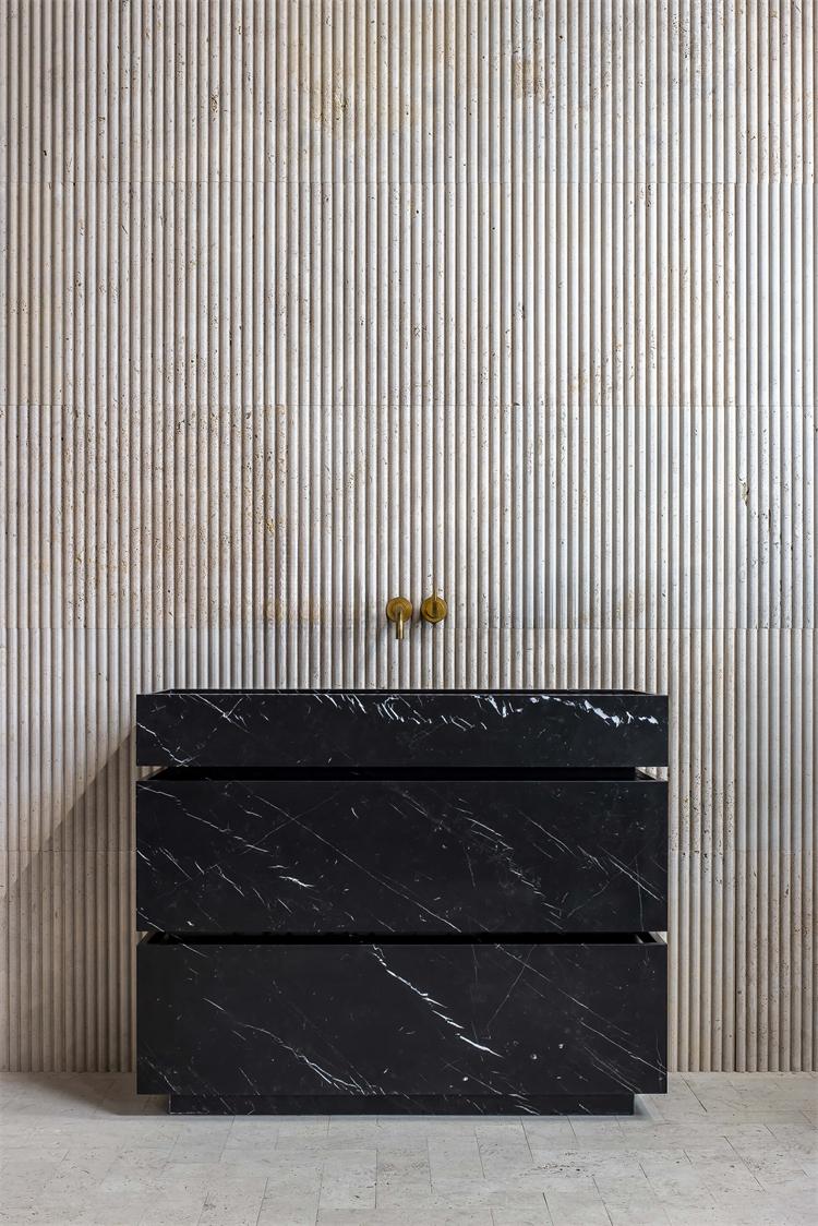 Diana Floor-Standing Stone Basin