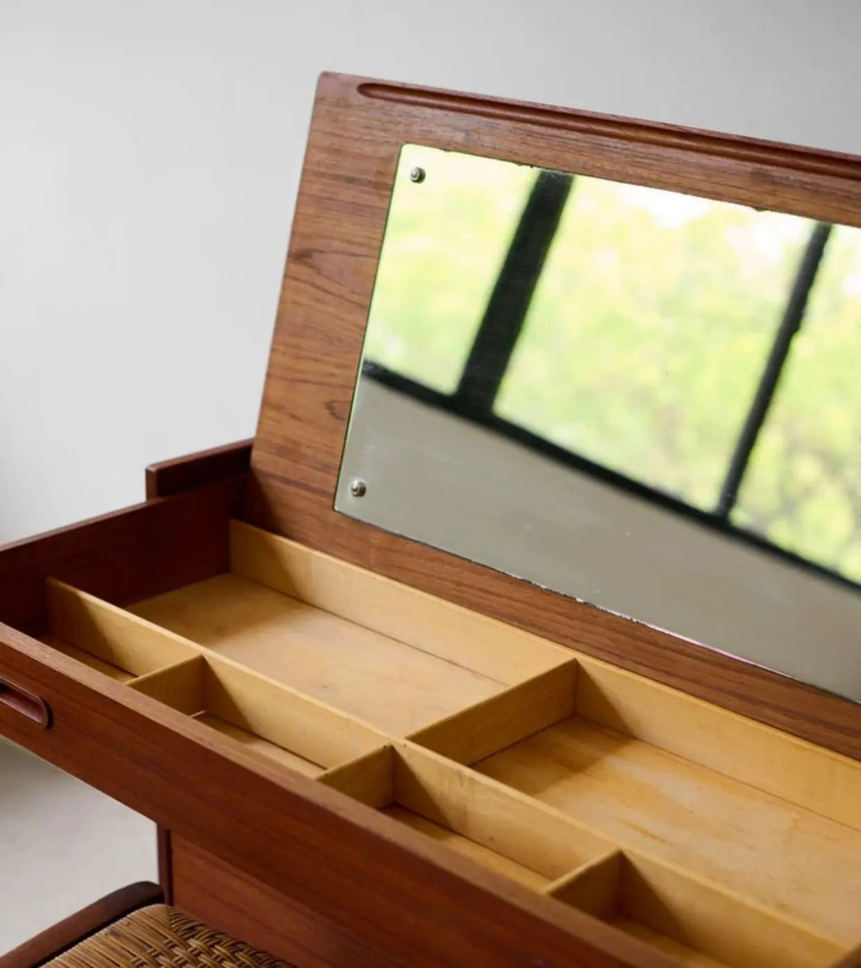 Phoenix Retro Modern Desk With Storage Drawers