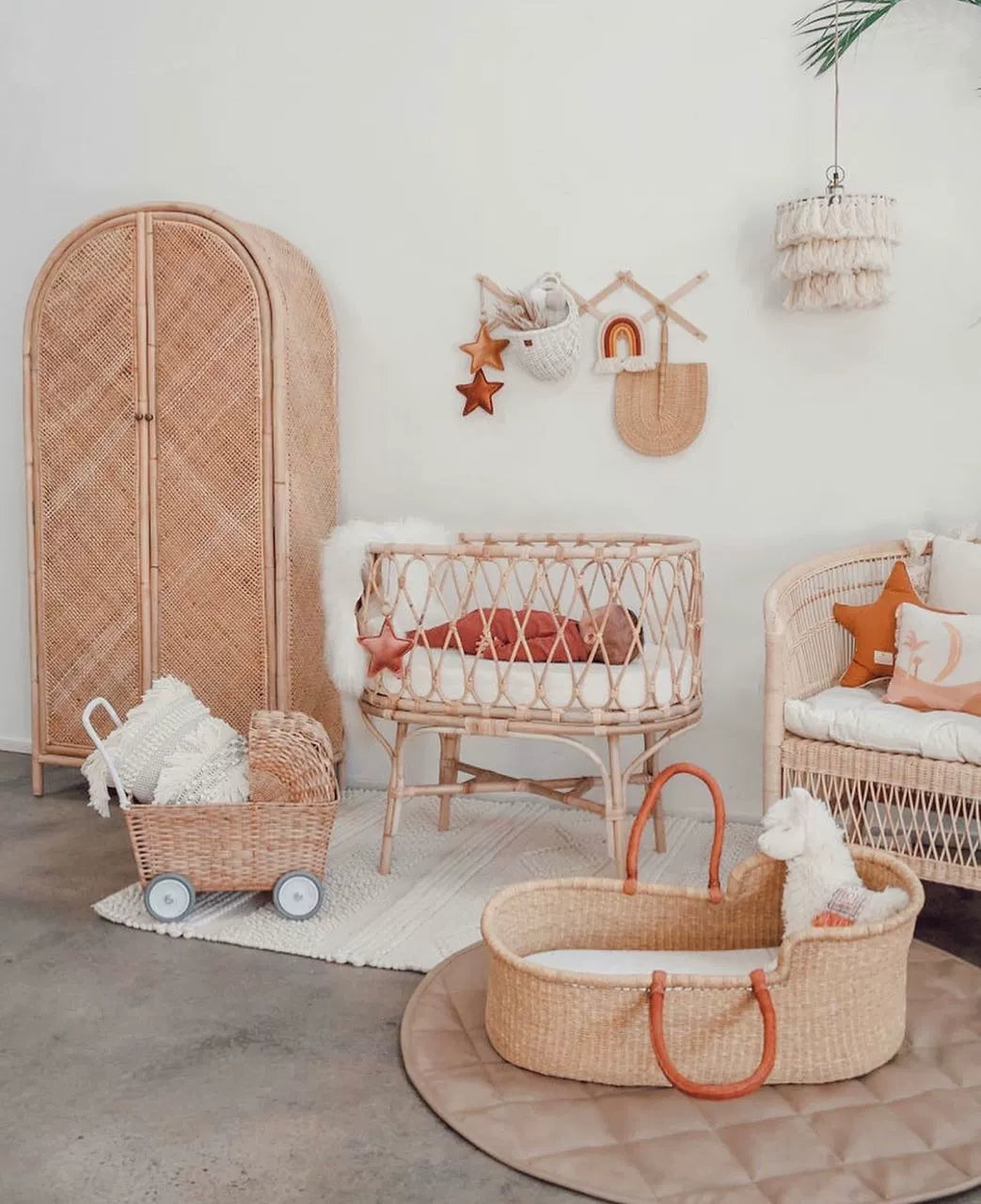 Handmade Natural Straw Woven Baby Bassinet Cradle Basket for Infants Nursery Decor