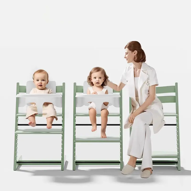 Zéphyr Gray Solid Wood Growth Chair