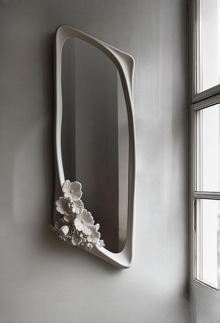 Nevaeh Retro Carved Wall Mirror