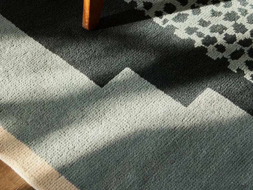 Alphonse Handmade Irregular Shaped Carpet – Unique Retro Style Design
