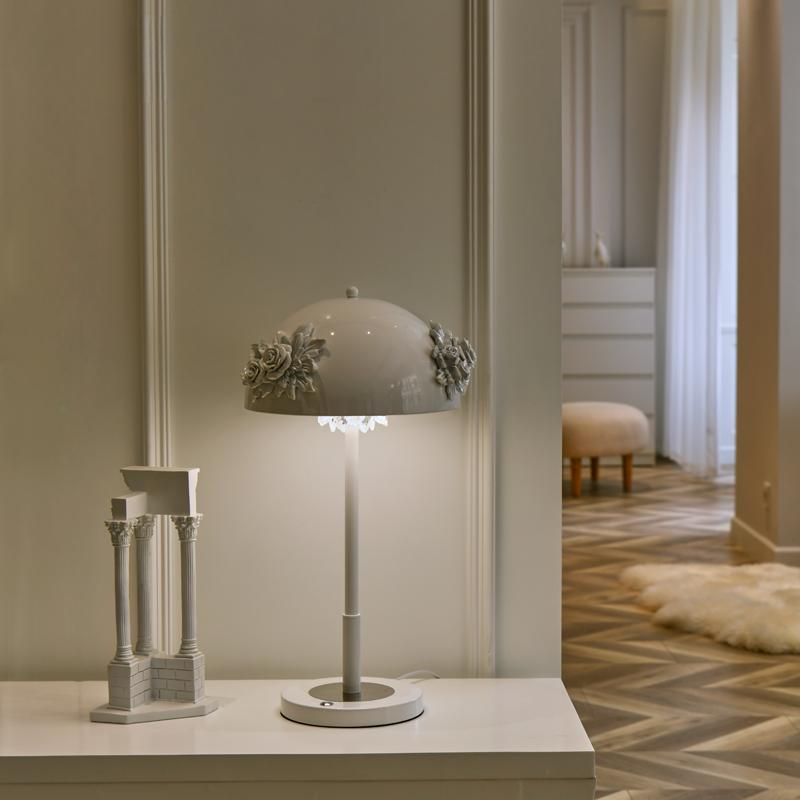 Ray Post-Modern Cream Flower Bud Lamp
