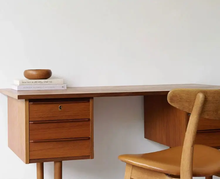Raphaël Minimalist Solid Wood Writing Desk