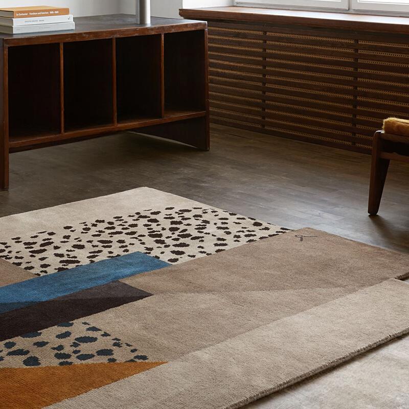 Basilien Handmade Irregular Shaped Carpet – Stylish Retro Design