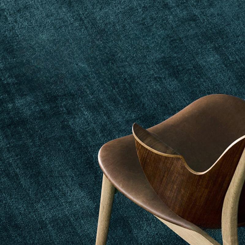 Maelis Pure Silk Handmade Bedroom Blanket – Elegant Dark Sea and Blue Design
