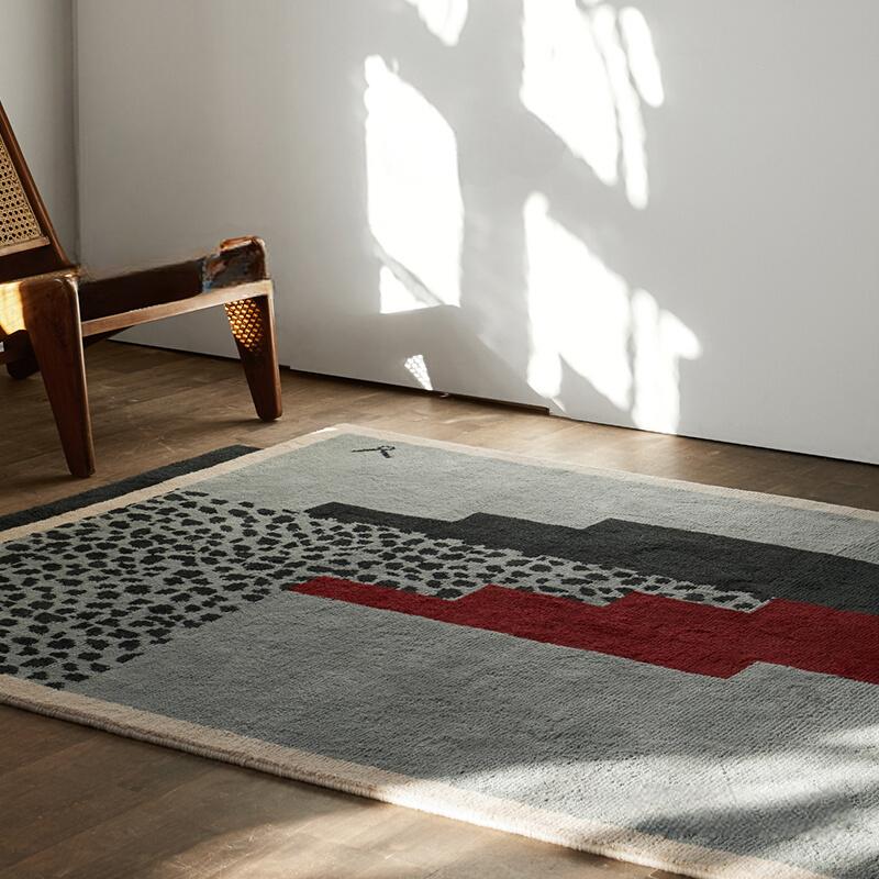 Alphonse Handmade Irregular Shaped Carpet – Unique Retro Style Design