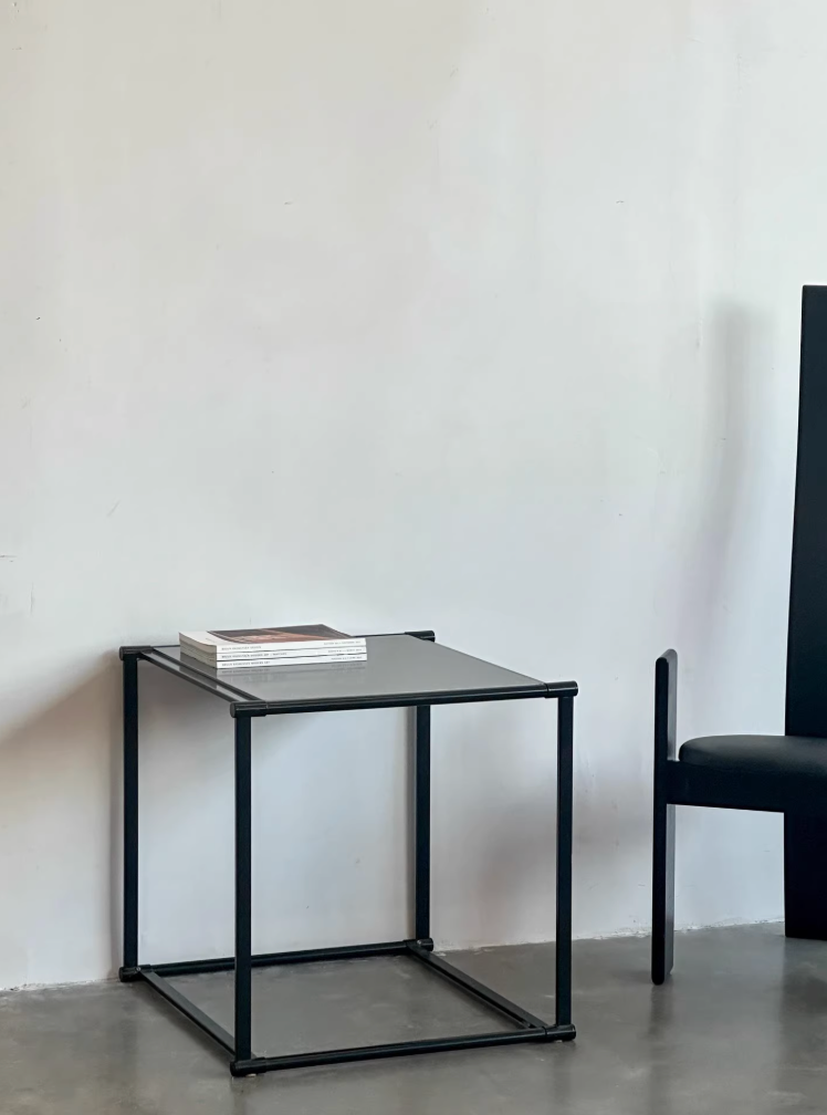 FM62 Side Table: Metal Side Table by Radboud van Beekum