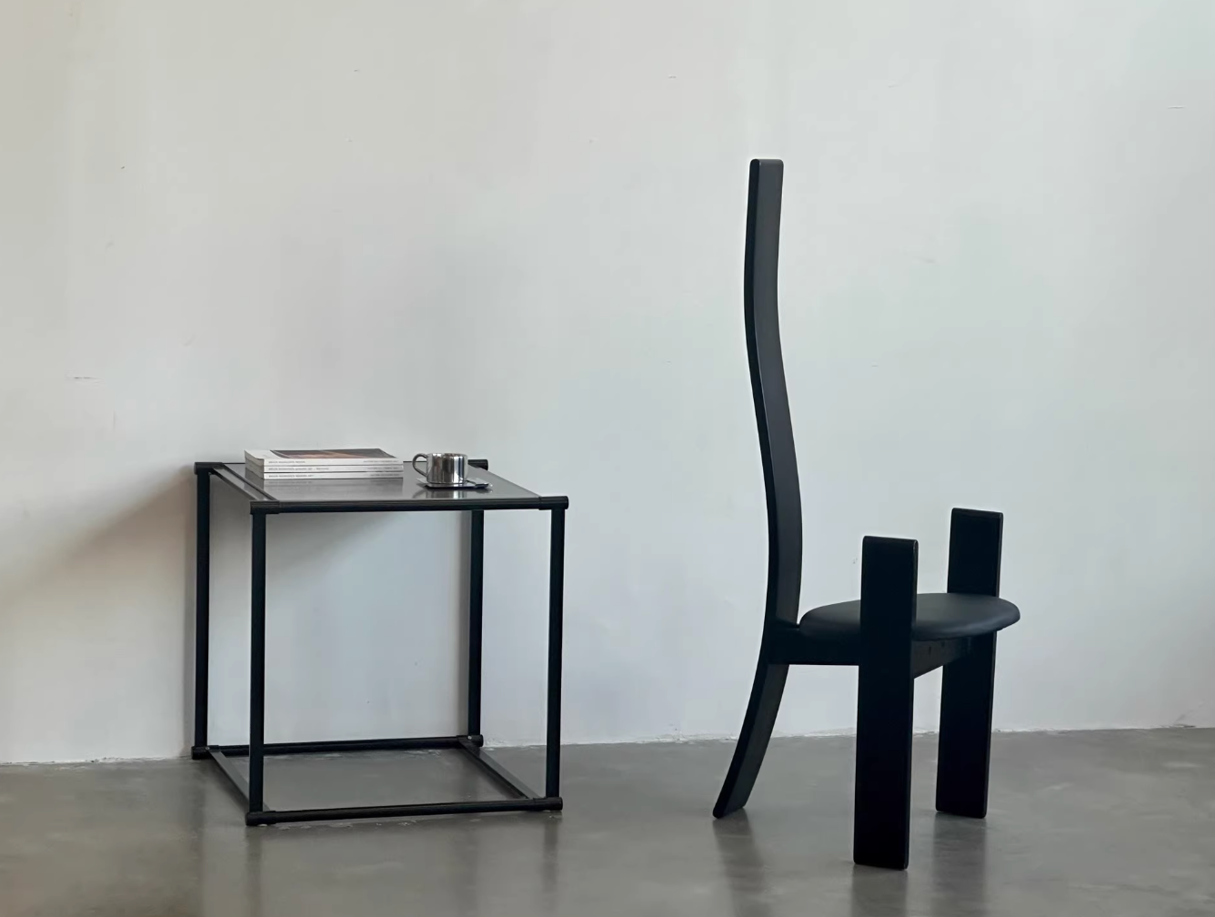 FM62 Side Table: Metal Side Table by Radboud van Beekum
