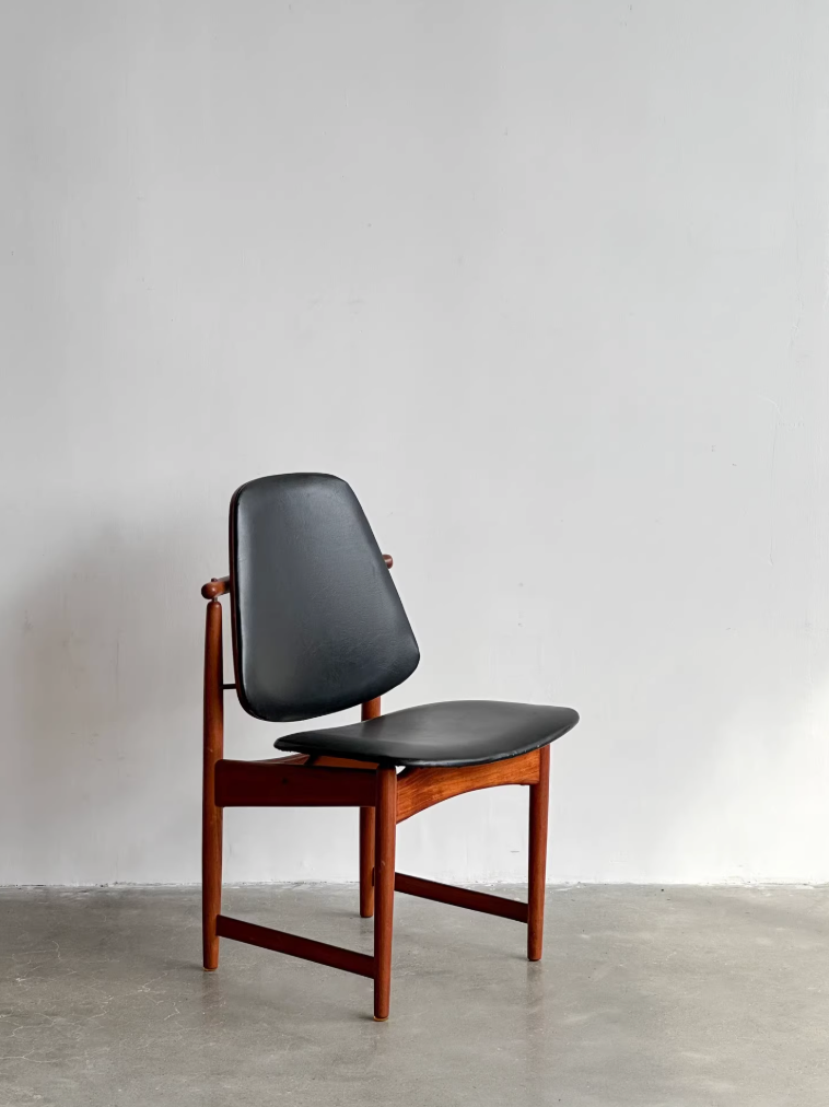 Vintage Classic Designer Dining Chair: VCDDC by Arne Vodder