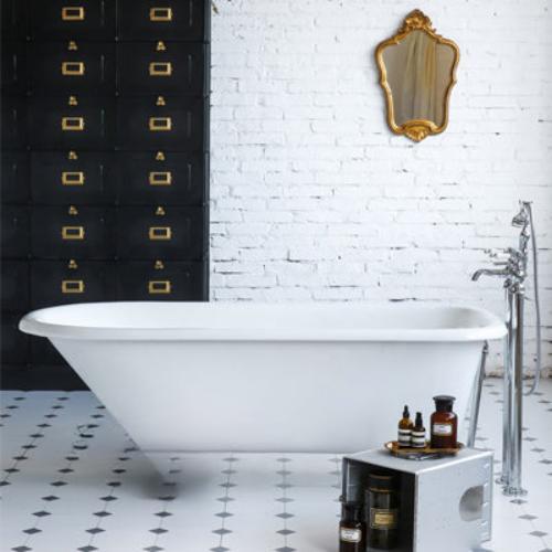 Pennelope Glazed Cast Iron Chaise Longue Bathtub