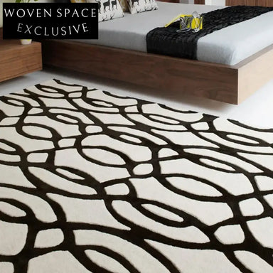 Chic Geometric Polyester Area Rug: Soft, Modern, Perfect for Living Room