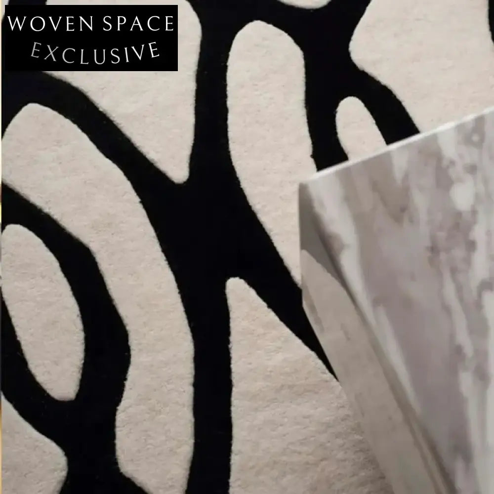 Chic Geometric Polyester Area Rug: Soft, Modern, Perfect for Living Room