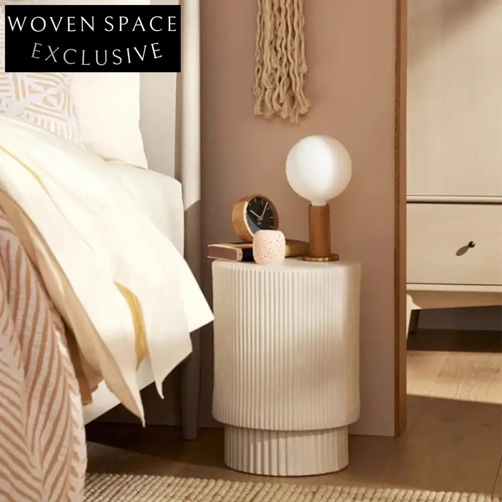 Chic Modern Minimalist White Fiberglass Round Coffee Table for Living Room