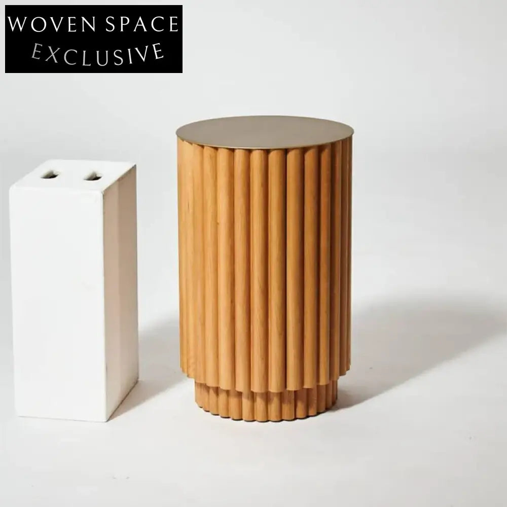 Chic Modern Solid Wood Round Cafe Coffee Table for Restaurant & Home