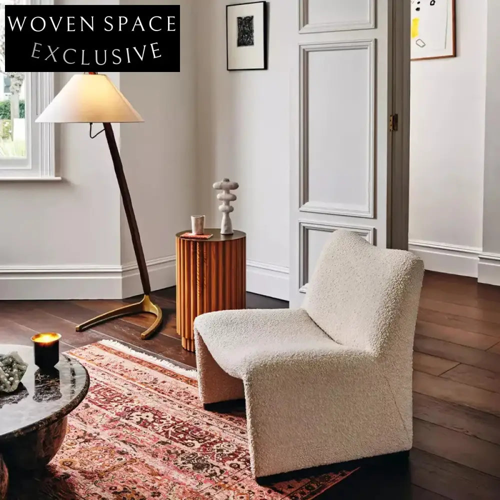 Chic Modern Solid Wood Round Cafe Coffee Table for Restaurant & Home