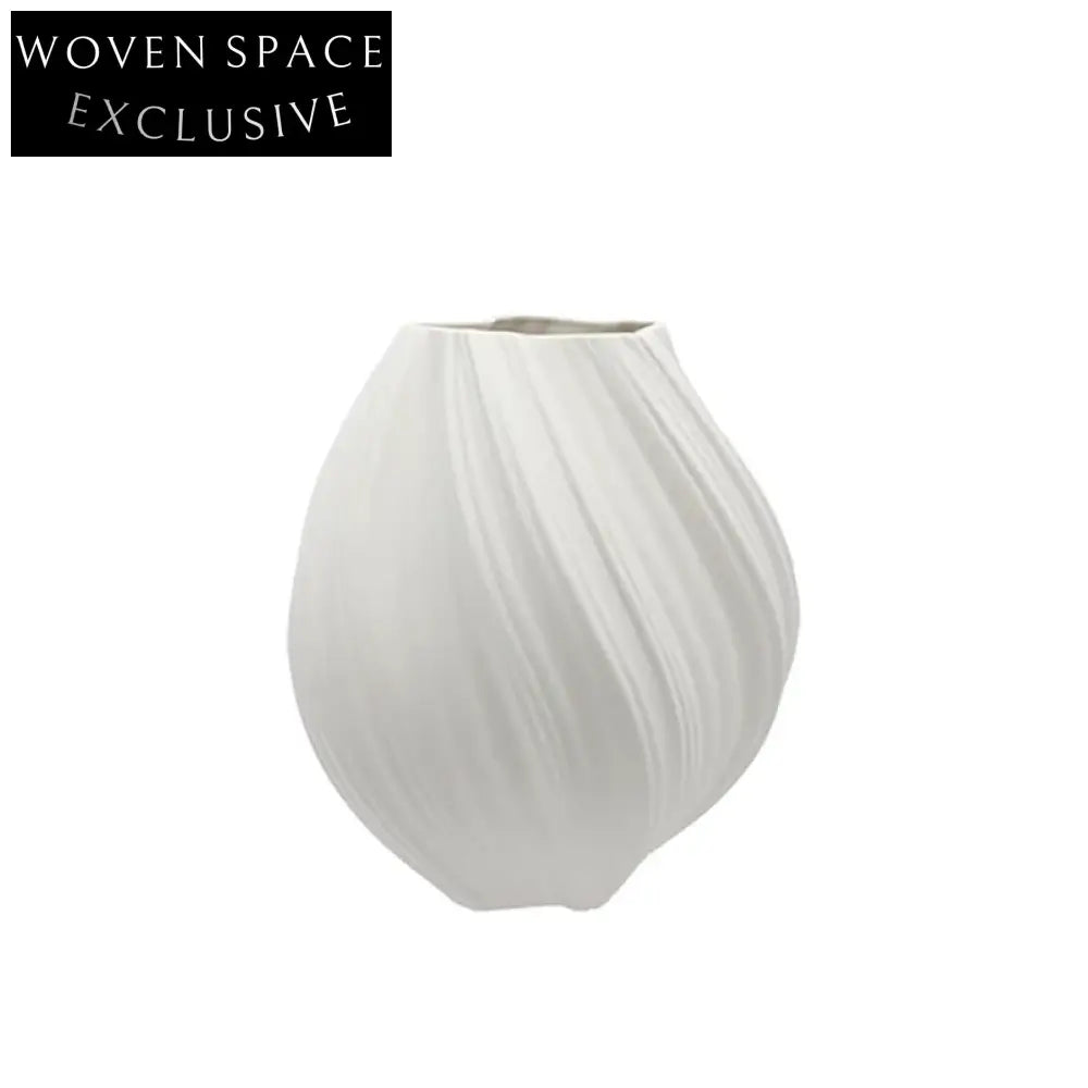 Chic Nordic Ceramic Flower Vase for Modern Home Decor and Dried Arrangements