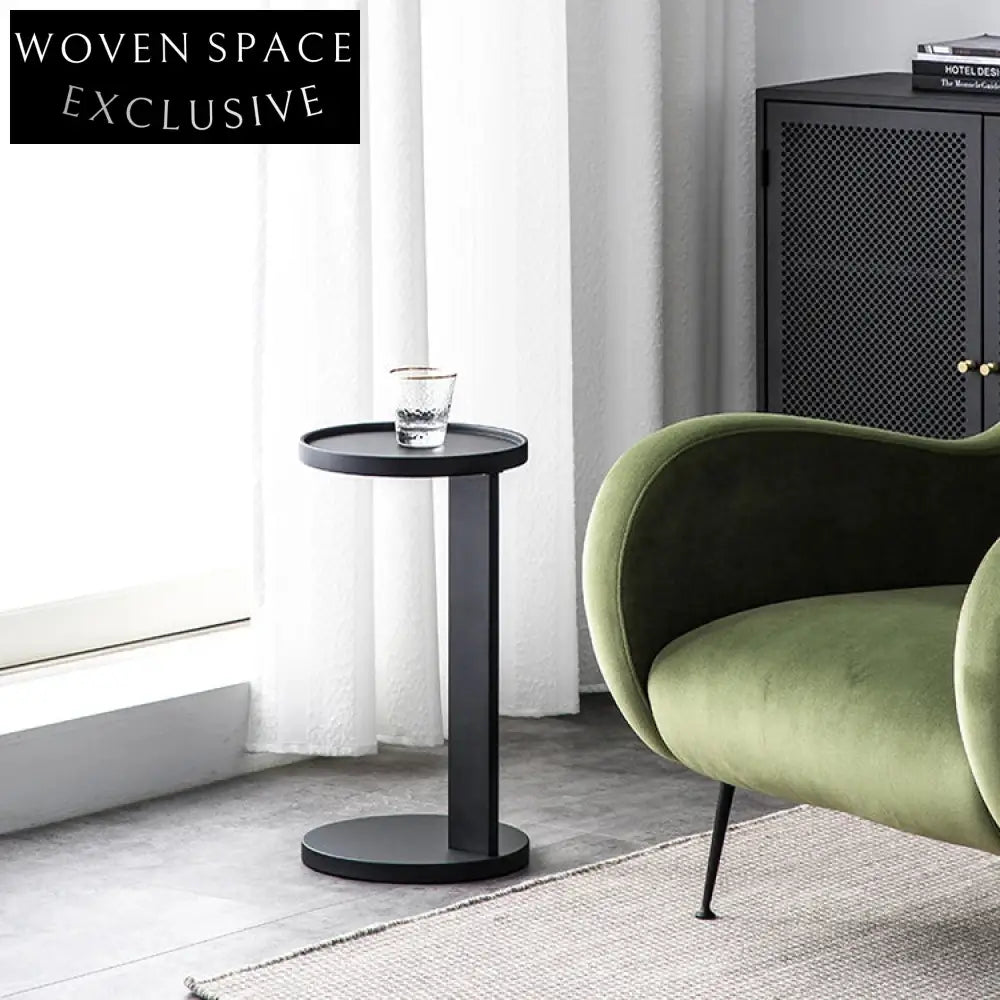 Chic Round Gold C-Shaped Side Table - Modern Living Room Accent Furniture