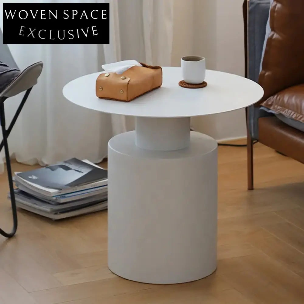 Chic Round Metal Coffee Table for Living Room, Durable Side Accent Tea Table