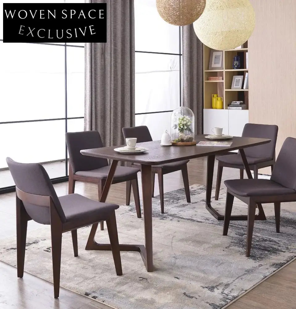 Elegant American Modern Oak Solid Wood Dining Table for Restaurants and Homes