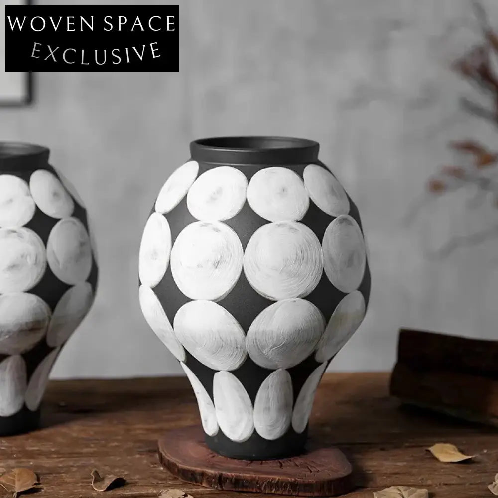 Elegant Art Deco Ceramic White and Gold Flower Vase for Modern Home Decor