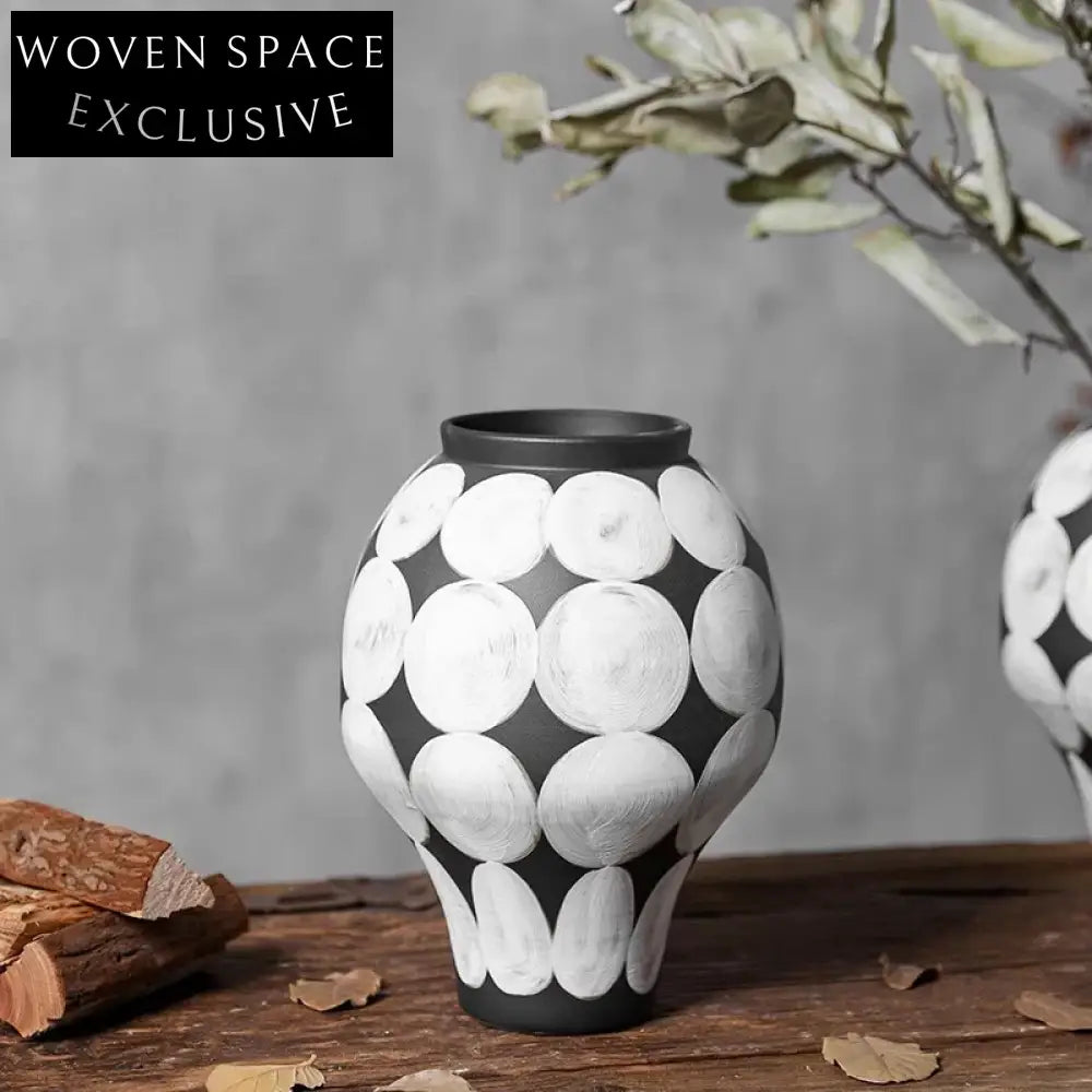 Elegant Art Deco Ceramic White and Gold Flower Vase for Modern Home Decor