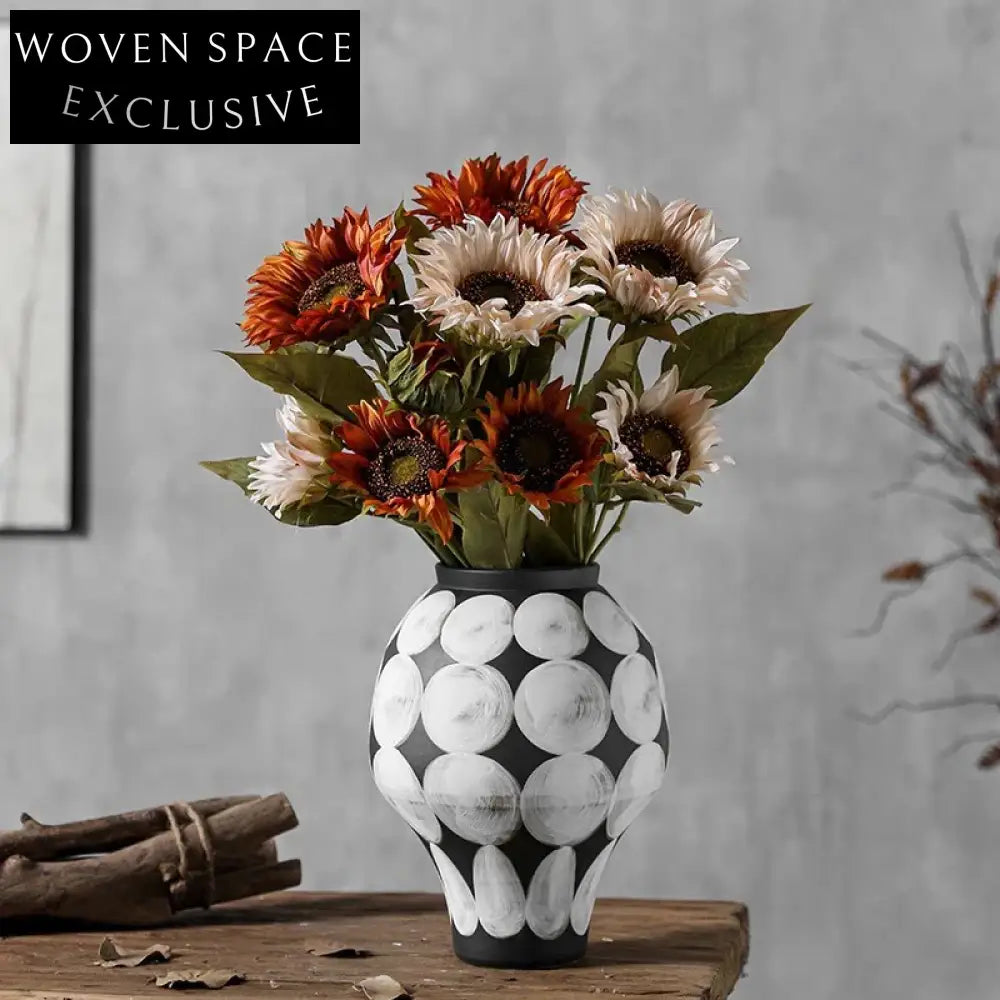 Elegant Art Deco Ceramic White and Gold Flower Vase for Modern Home Decor