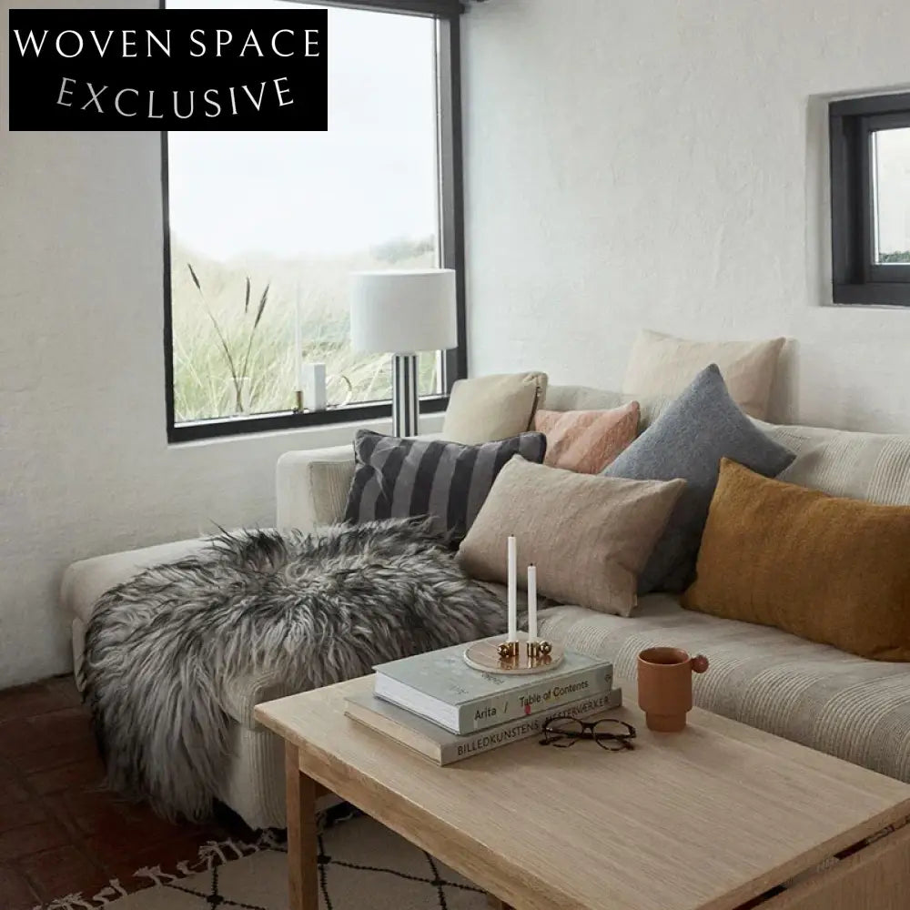 Elegant Gold Metal Candlestick Holder for Chic Modern Dining Table Decor