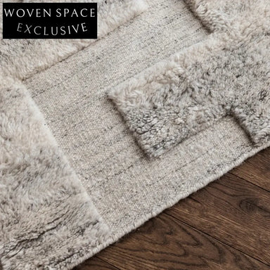 Elegant Handcrafted Cream Polyester Plush Area Rug for Living Room Bedroom