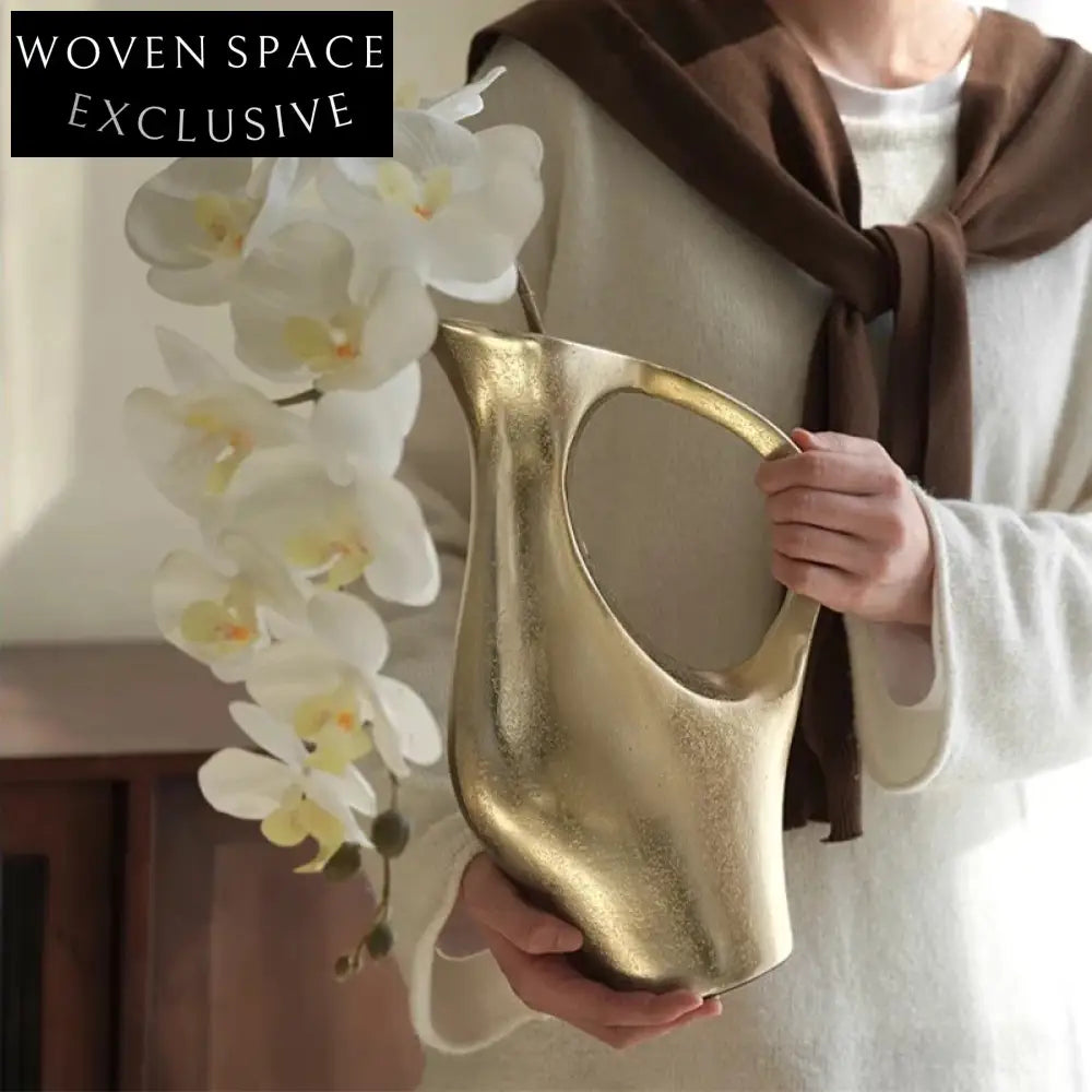 Elegant Irregular Aluminum Art Decor Vase for Modern Home & Wedding