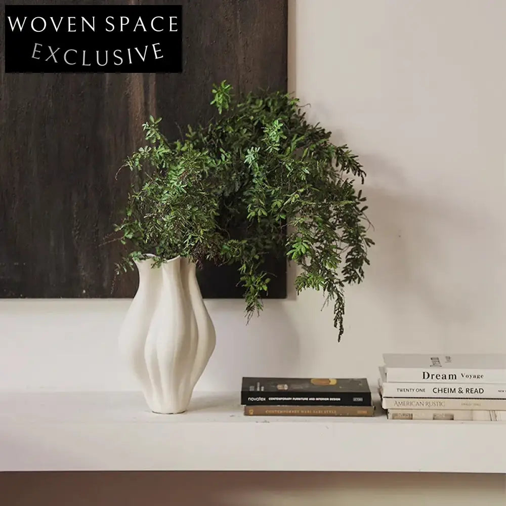 Elegant Matte Ceramic Tabletop Flower Vase for Modern Home Decor