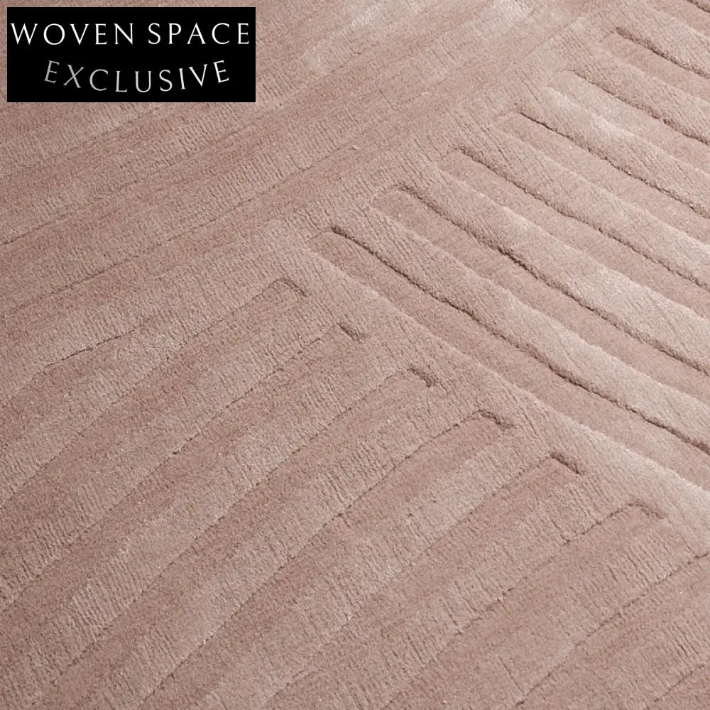 Elegant Minimalist Striped Area Rug for Modern Living Spaces
