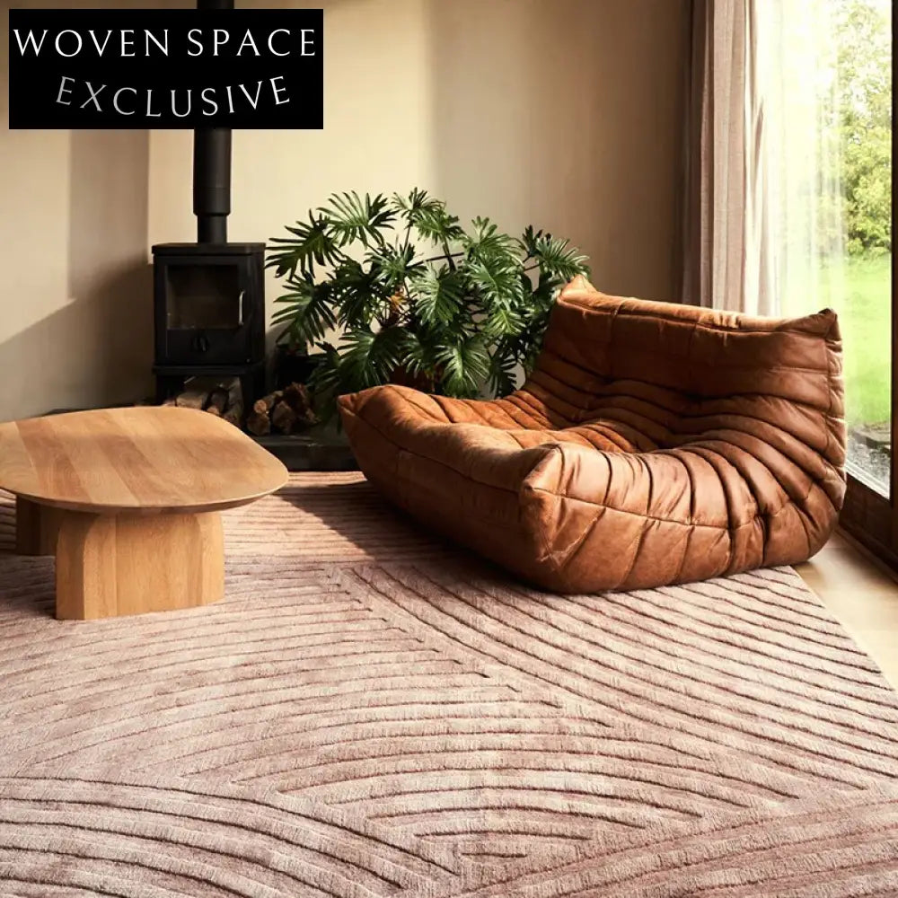 Elegant Minimalist Striped Area Rug for Modern Living Spaces