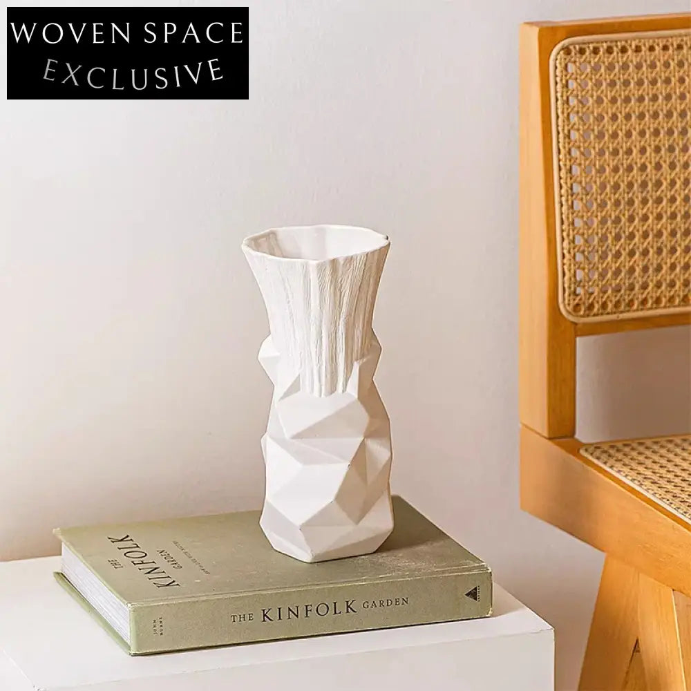 Elegant Modern Ceramic Flower Vase for Home Decor, Wedding, Hotel Display