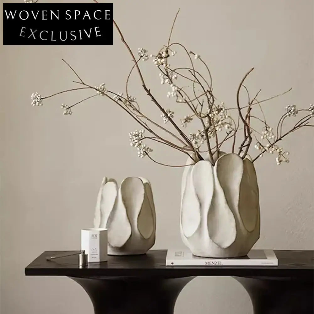 Elegant Modern Ceramic Tabletop Vase for Chic Home Decor and Living Room Style