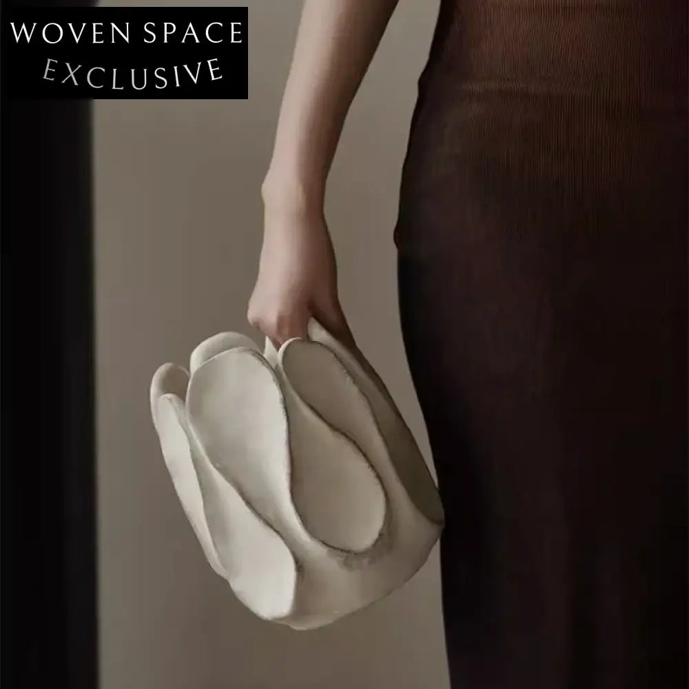 Elegant Modern Ceramic Tabletop Vase for Chic Home Decor and Living Room Style