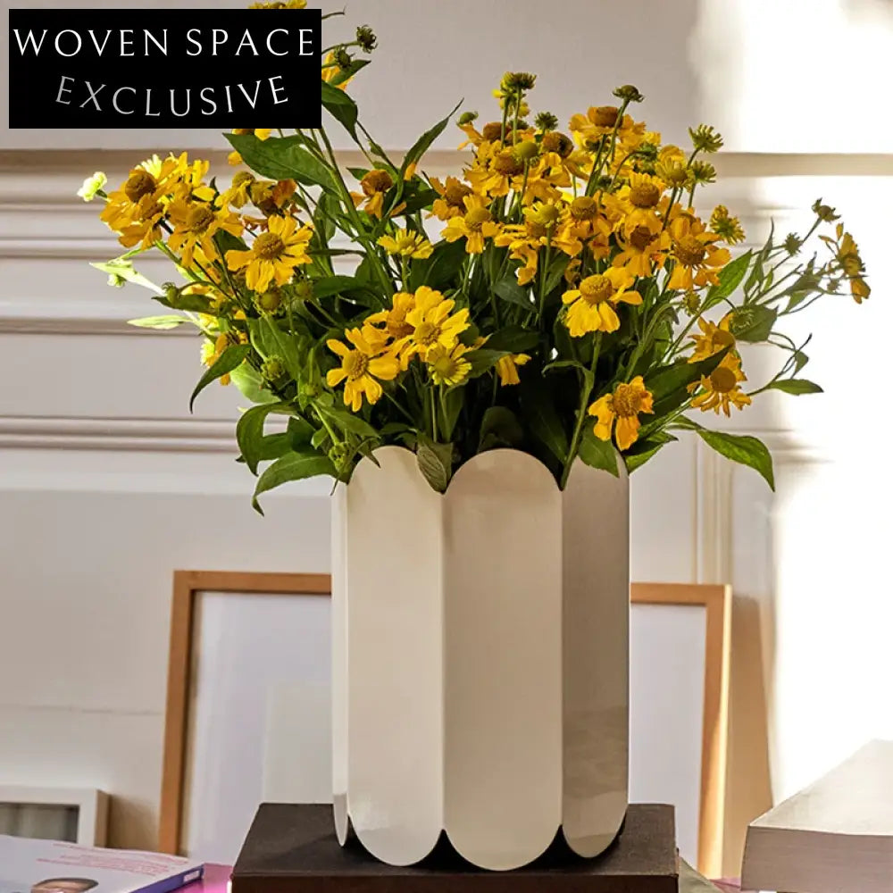 Elegant Modern Stainless Steel Flower Vase for Home or Restaurant Decor