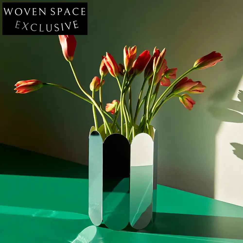 Elegant Modern Stainless Steel Flower Vase for Home or Restaurant Decor