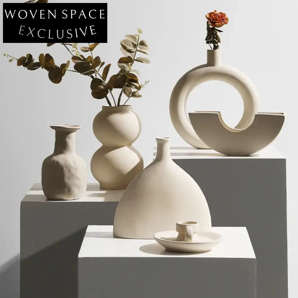 Elegant Nordic Ceramic Decorative Vase for Modern Home Office Decor Flowers