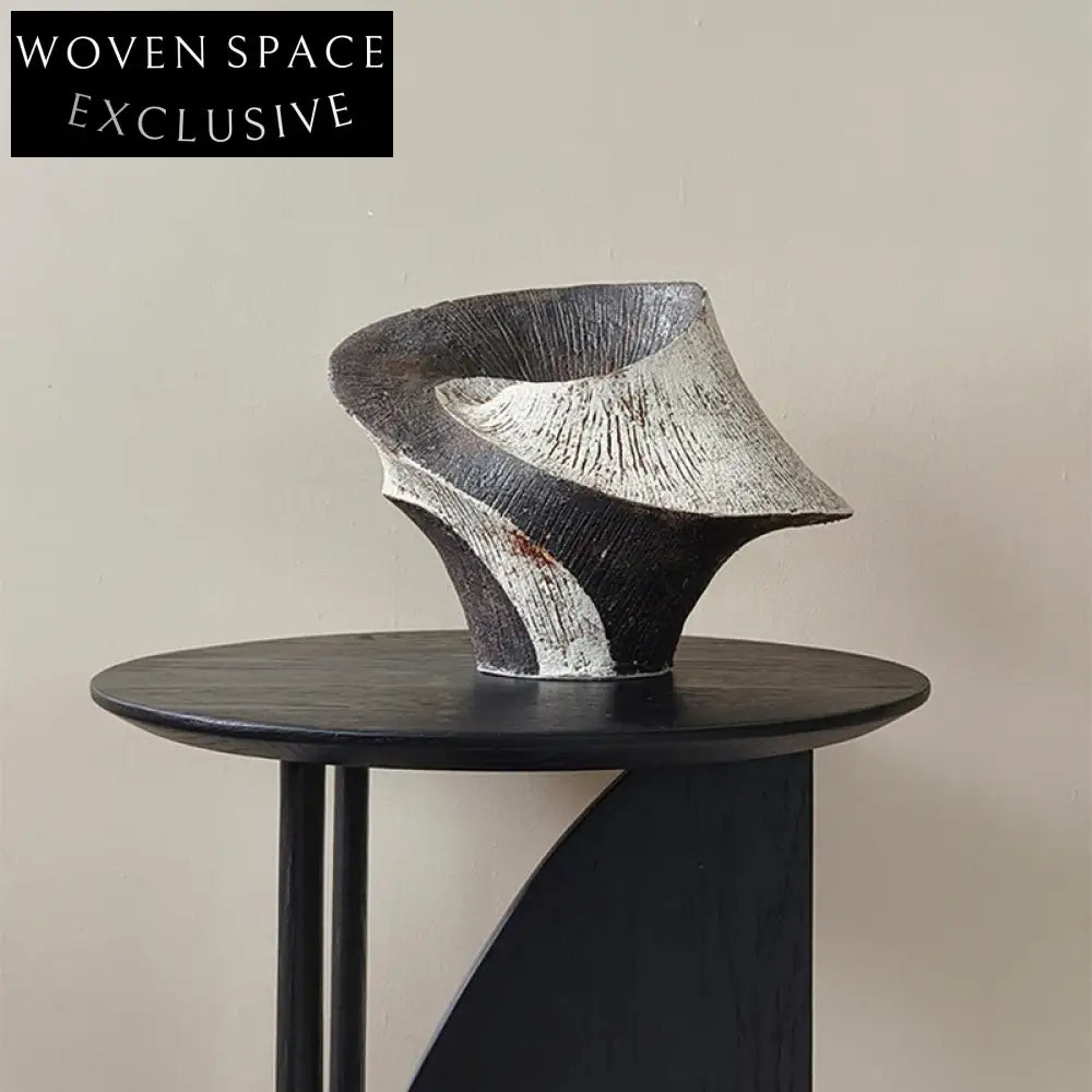 Elegant Nordic Ceramic Vase for Modern Home Decor Dry Flower Arrangement