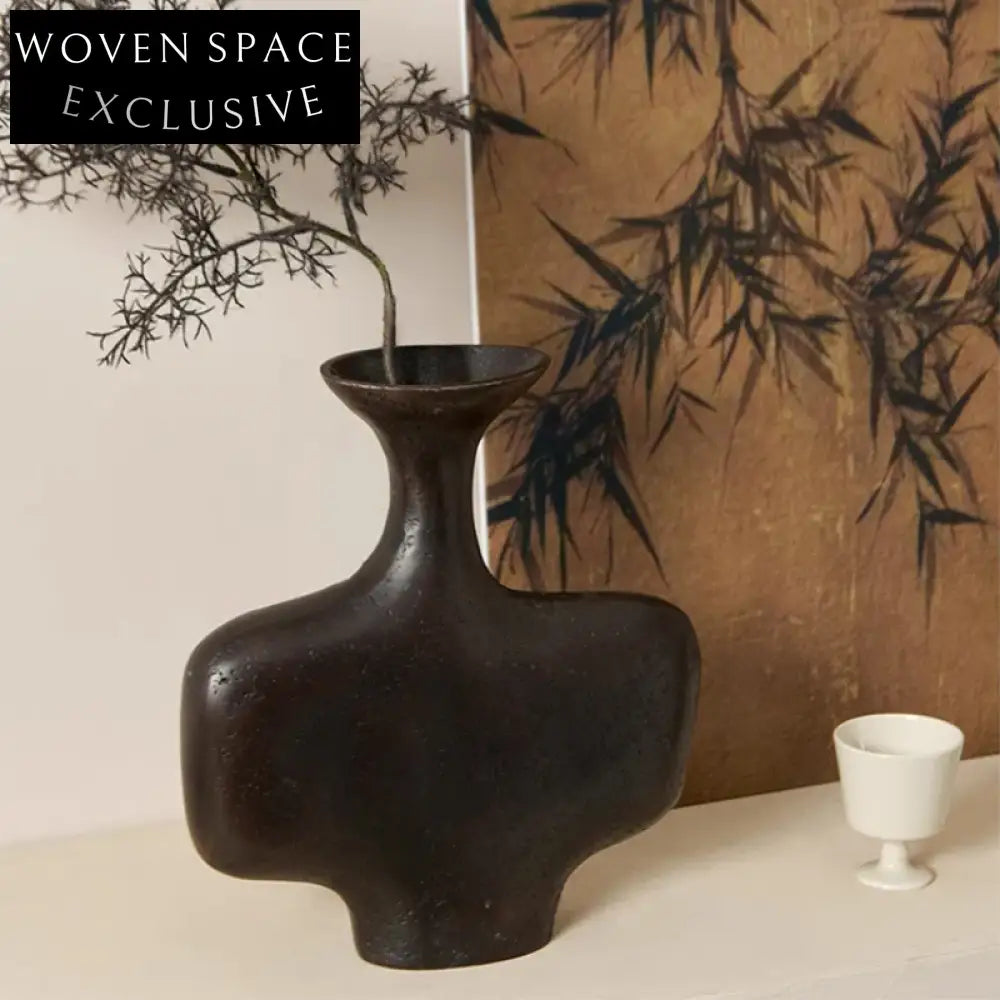 Elegant Nordic Irregular Aluminum Flower Holder for Desktop Home Decor Vase